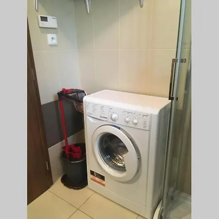 Prijemny Apartman Krovi V Rodinnem Domku Se Sdilenym Bazenem, Terasou A Zahradou Екстер'єр фото