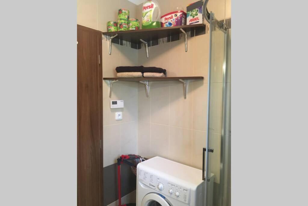 Apartment Prijemny V Rodinnem Domku Se Sdilenym Bazenem, Terasou A Zahradou *