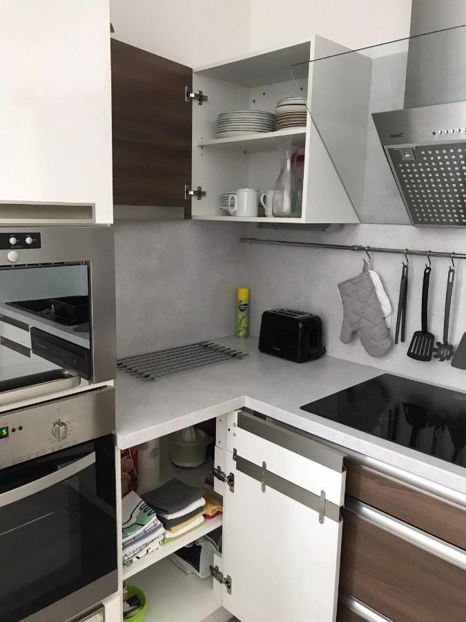 Prijemny V Rodinnem Domku Se Sdilenym Bazenem, Terasou A Zahradou Apartment